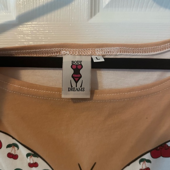 Vintage Cherry Print Women's Bikini T-Shirt in Excellent Condition - Picture 3 of 3